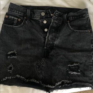 Levi’s Deconstructed Black Denim Skirt
